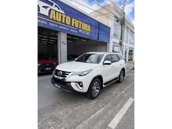 TOYOTA HILUX SW4 2.8 SRX 4X4 7 LUGARES 16V TURBO INTERCOOLER DIESEL 4P AUTOMÁTICO TOYOTA HILUX SW4 2.8 SRX 4X4 7 LUGARES 16V TURBO INTERCOOLER DIESEL 4P AUTOMÁTICO